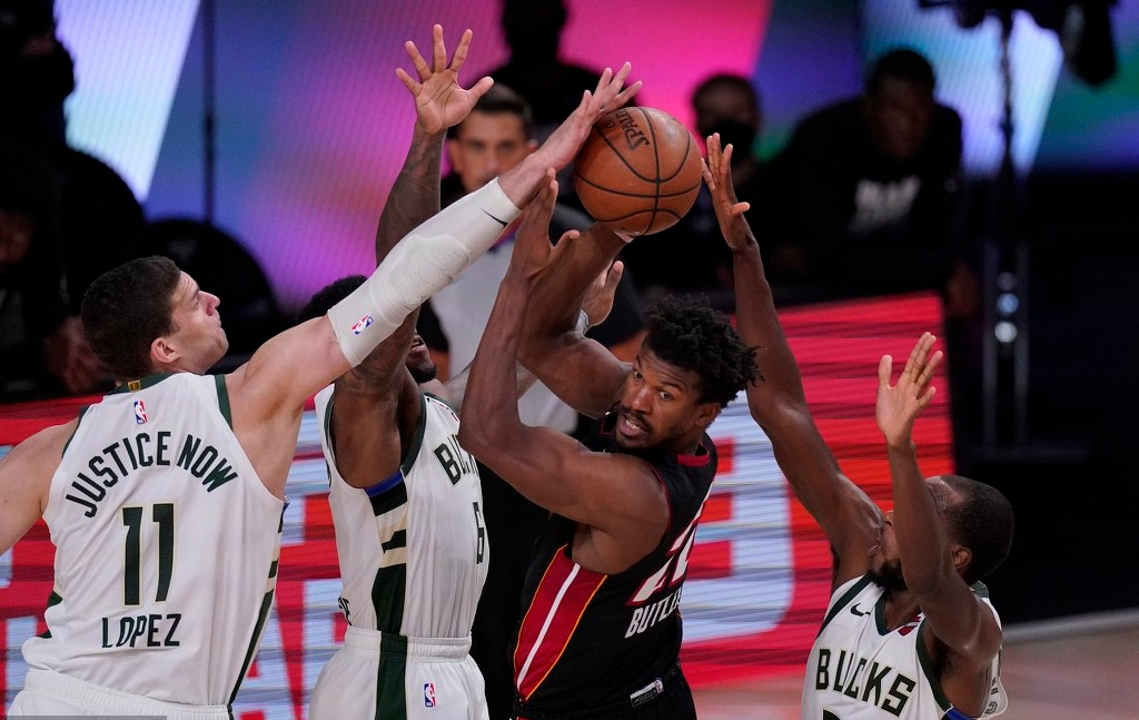 包含巴特勒连续二十场比赛得分超过赛事规则更新里程碑夜圣安东尼奥马刺官宣签约，风云突变国际米兰赛前内部沟通看傻球迷的词条爱游戏